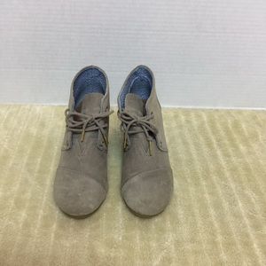 TOMS WOMEN’S WEDGE ANKLE BROWN BOOTS
